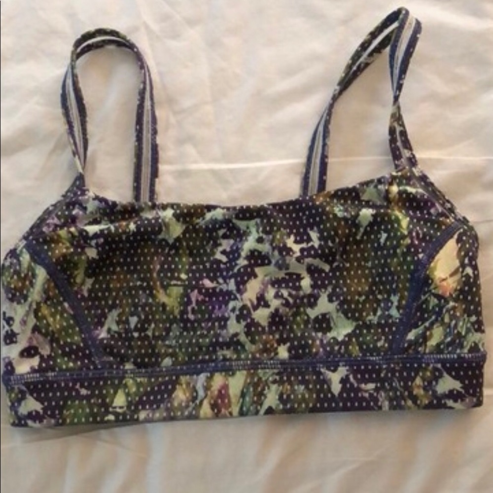 Lululemon sports bra